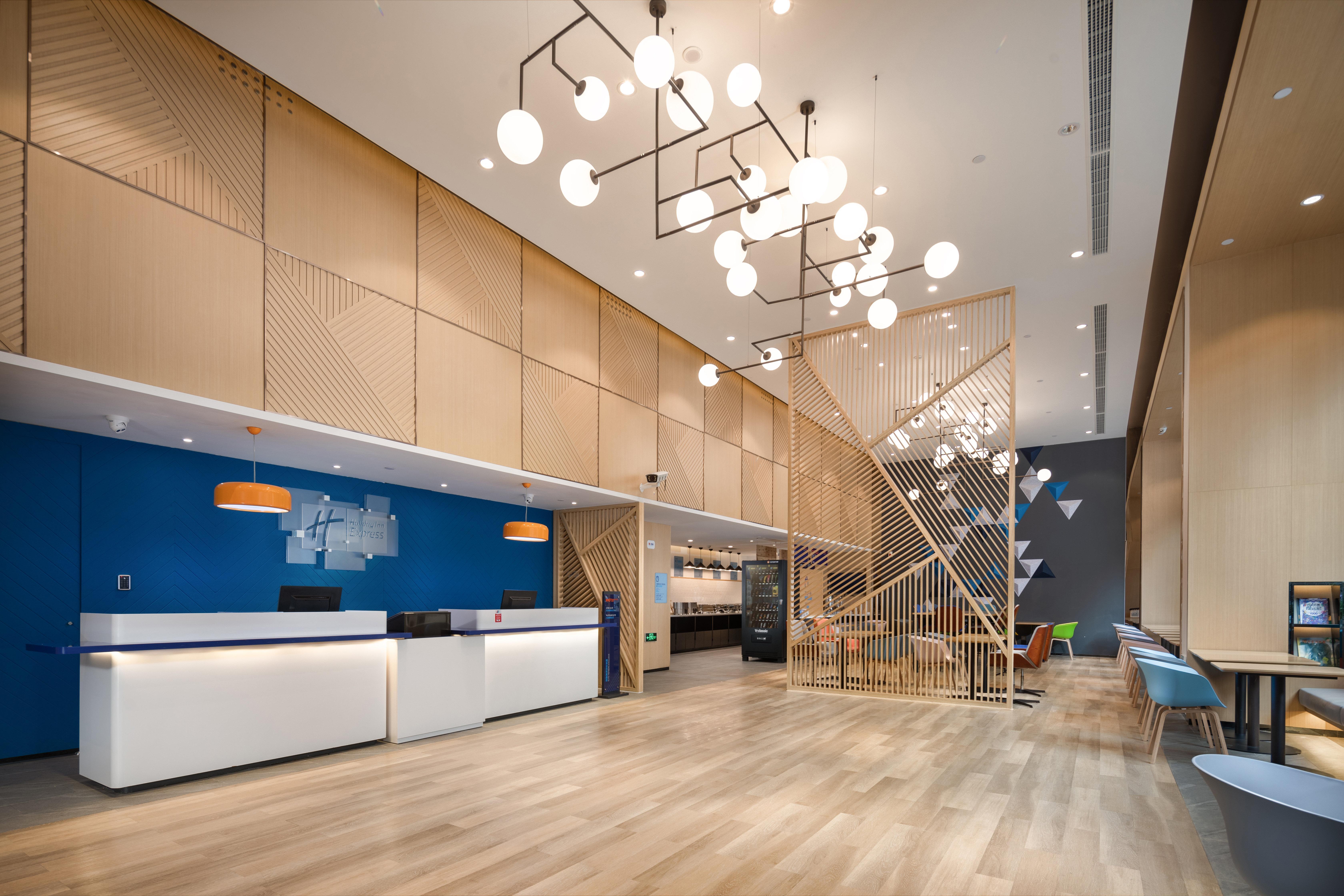Holiday Inn Express Ningbo City Center By Ihg Екстериор снимка